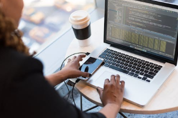 兩化融合：大連愛得科技網(wǎng)站建設(shè)的強(qiáng)力引擎